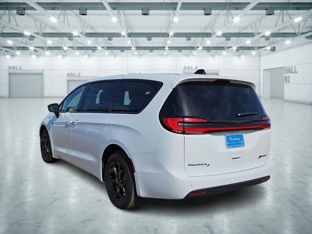 2024 Chrysler Pacifica Hybrid PACIFICA PLUG-IN HYBRID S APPEARANCE