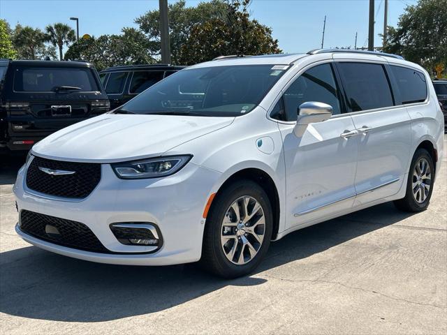 2024 Chrysler Pacifica Hybrid PACIFICA PLUG-IN HYBRID PINNACLE