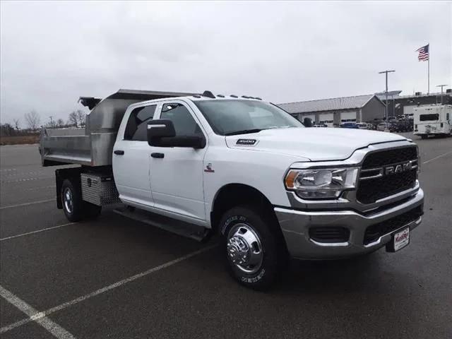 2024 RAM Ram 3500 Chassis Cab RAM 3500 TRADESMAN CREW CAB CHASSIS 4X4 60 CA