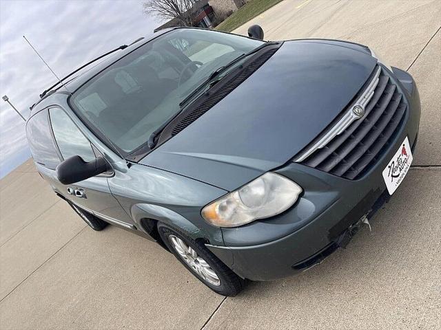 2006 Chrysler Town & Country Touring