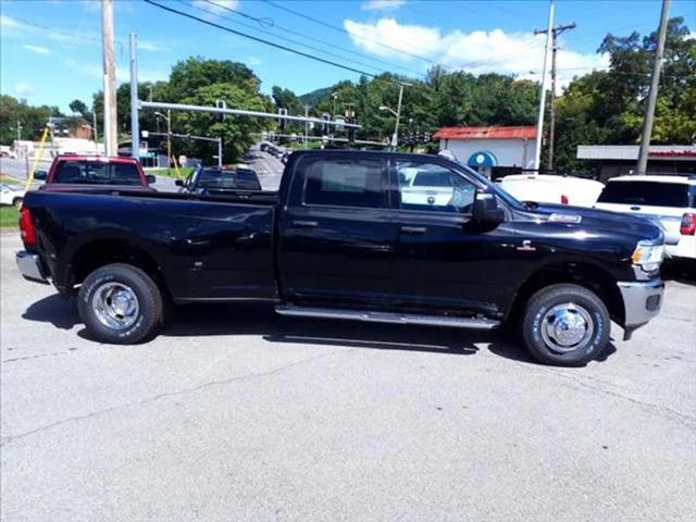 2024 RAM Ram 3500 RAM 3500 TRADESMAN CREW CAB 4X4 8 BOX