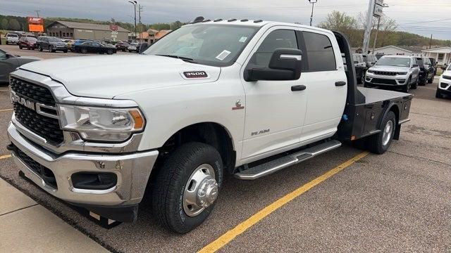 2024 RAM Ram 3500 Chassis Cab RAM 3500 SLT CREW CAB CHASSIS 4X4 60 CA