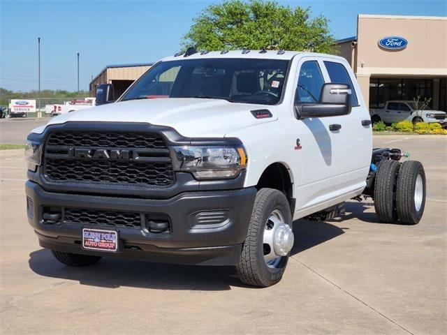 2024 RAM Ram 3500 Chassis Cab RAM 3500 TRADESMAN CREW CAB CHASSIS 4X4 60 CA