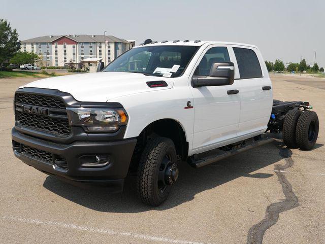 2024 RAM Ram 3500 Chassis Cab RAM 3500 TRADESMAN CREW CAB CHASSIS 4X4 60 CA