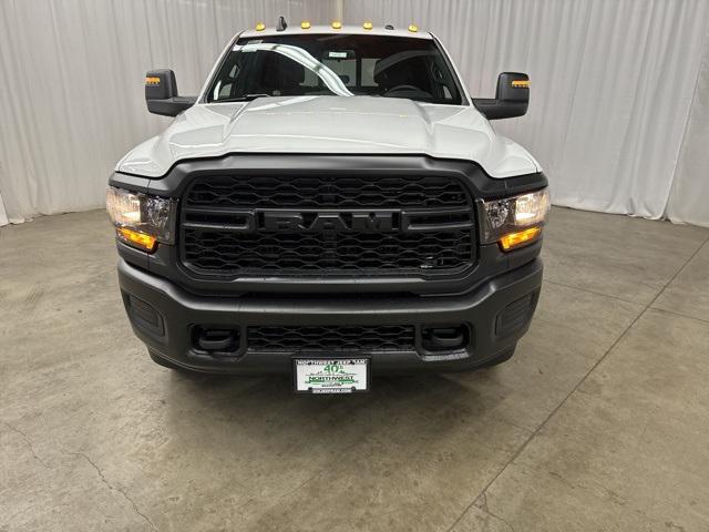 2024 RAM Ram 3500 RAM 3500 TRADESMAN CREW CAB 4X4 8 BOX