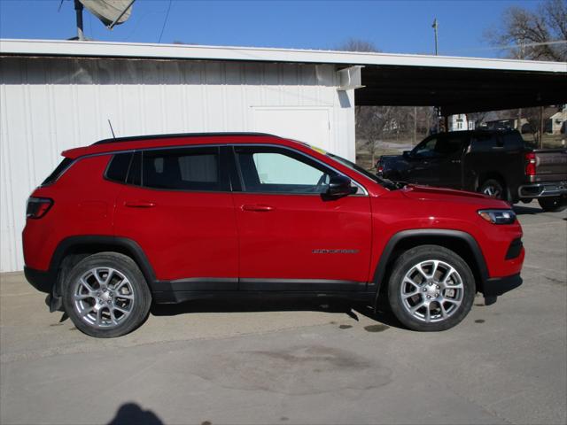 2023 Jeep Compass Latitude Lux FWD