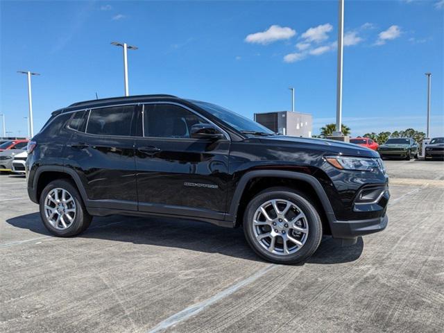 2024 Jeep Compass COMPASS LATITUDE LUX 4X4