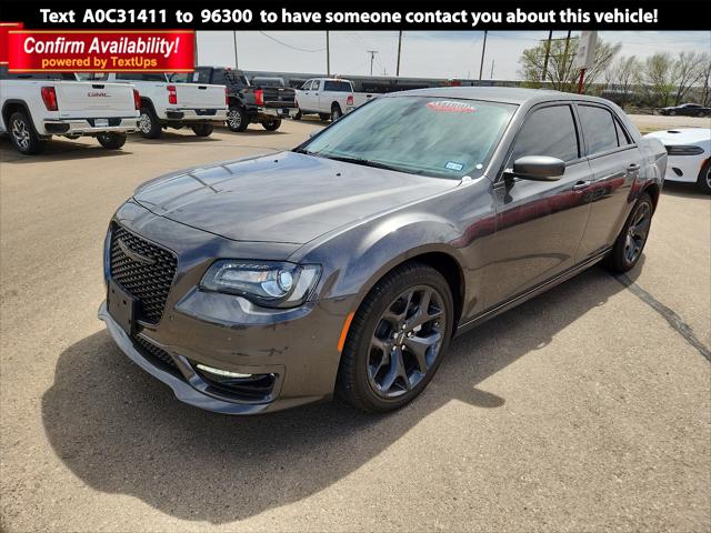 2023 Chrysler 300 Touring L