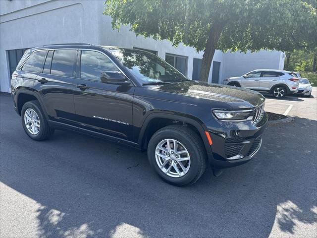 2024 Jeep Grand Cherokee GRAND CHEROKEE LAREDO X 4X4