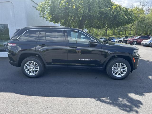 2024 Jeep Grand Cherokee GRAND CHEROKEE LAREDO X 4X4