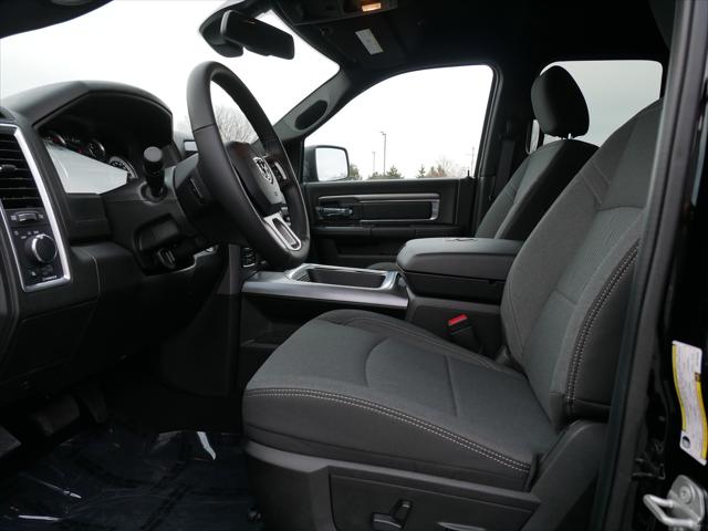 2024 Ram 1500 Classic Warlock Quad Cab 4x4 6'4" Box