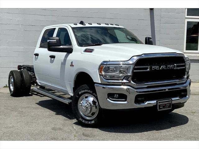 2024 RAM Ram 3500 Chassis Cab RAM 3500 TRADESMAN CREW CAB CHASSIS 4X4 60 CA