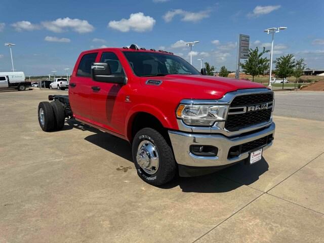 2024 RAM Ram 3500 Chassis Cab RAM 3500 TRADESMAN CREW CAB CHASSIS 4X4 60 CA