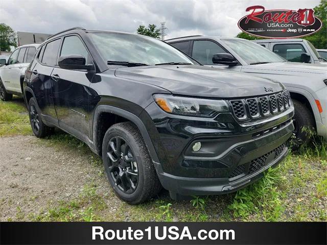 2024 Jeep Compass COMPASS LATITUDE 4X4