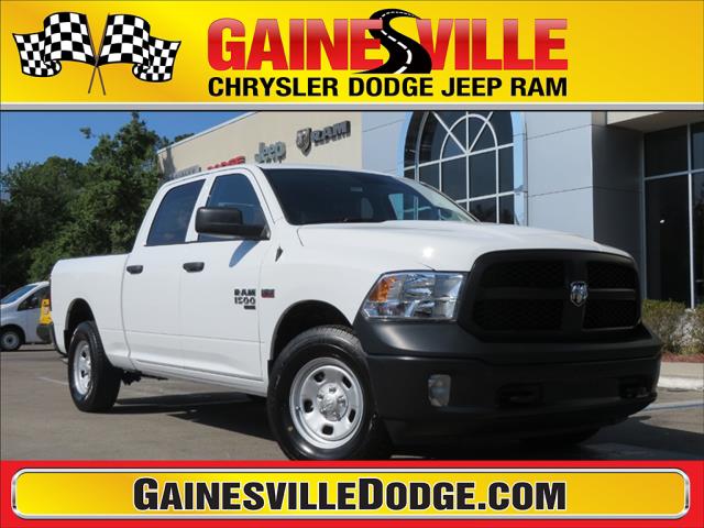 2024 RAM Ram 1500 Classic RAM 1500 CLASSIC TRADESMAN CREW CAB 4X4 64 BOX