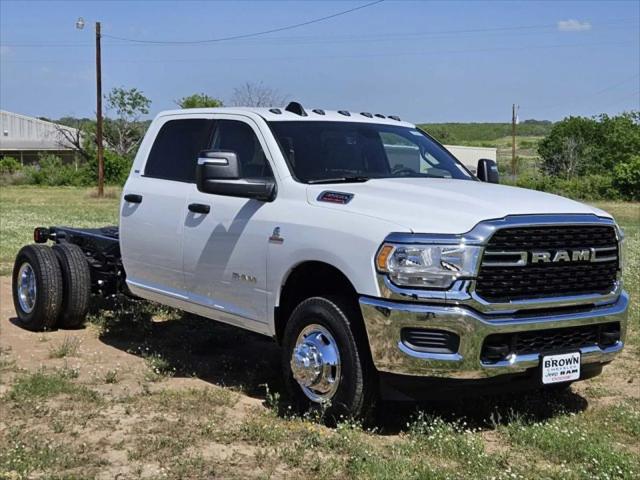 2024 RAM Ram 3500 Chassis Cab RAM 3500 SLT CREW CAB CHASSIS 4X4 60 CA