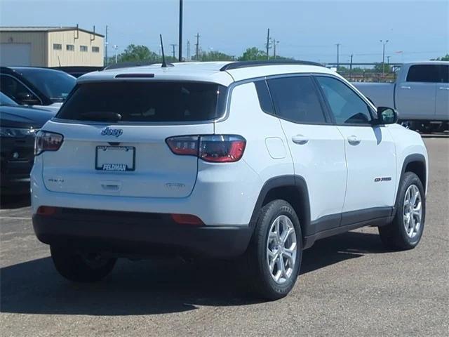 2024 Jeep Compass COMPASS LATITUDE 4X4