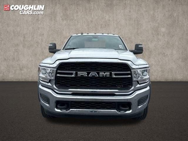 2024 RAM Ram 5500 Chassis Cab RAM 5500 TRADESMAN CHASSIS CREW CAB 4X4 60 CA 2024 RAM Ram 5500 Chassis Cab RAM 5500 TRADESMAN CHASSIS CREW CAB 4X4 60 CA