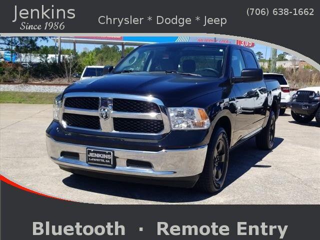 2022 RAM 1500 Classic SLT Crew Cab 4x2 57 Box