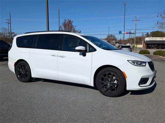 2023 Chrysler Pacifica PACIFICA TOURING L