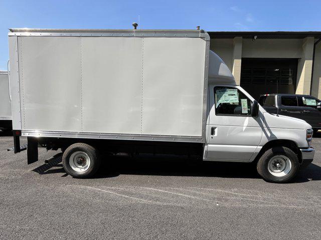 2025 Ford E-350 Cutaway Box Dry Freight