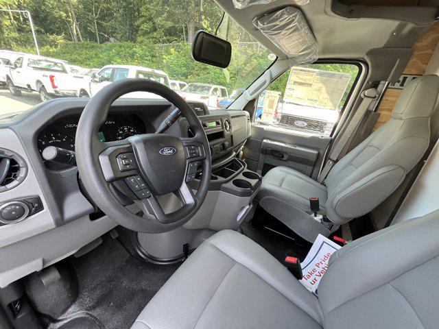 2025 Ford E-350 Cutaway Box Dry Freight