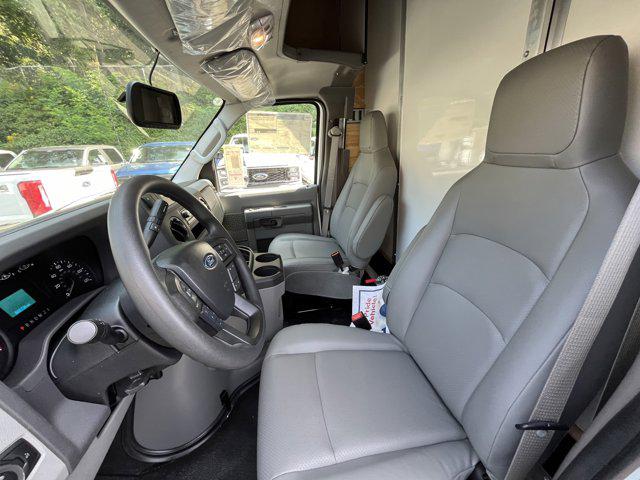 2025 Ford E-350 Cutaway Box Dry Freight