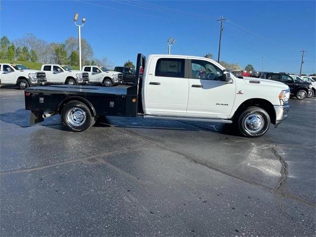 2024 RAM Ram 3500 Chassis Cab RAM 3500 SLT CREW CAB CHASSIS 4X4 60 CA