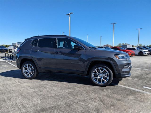 2024 Jeep Compass COMPASS LATITUDE LUX 4X4