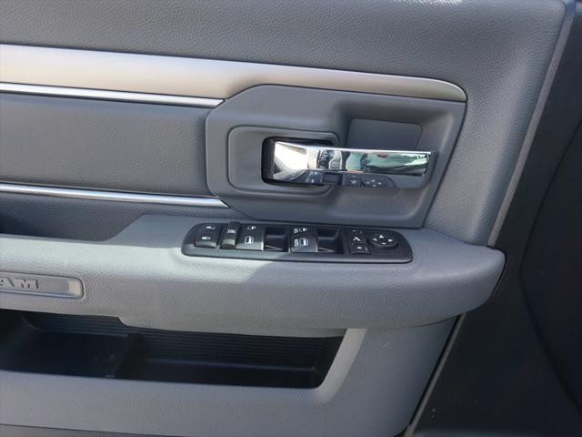 2017 Ram 1500 Big Horn Crew Cab 4x4 57 Box