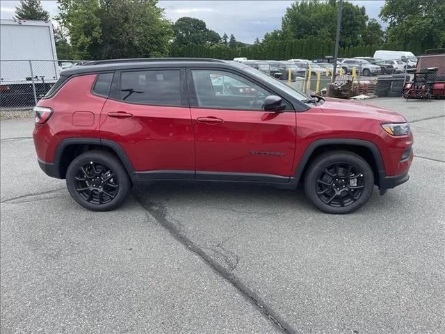 2024 Jeep Compass COMPASS LATITUDE 4X4