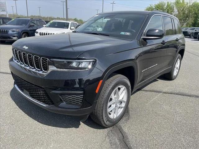 2024 Jeep Grand Cherokee GRAND CHEROKEE LAREDO X 4X4