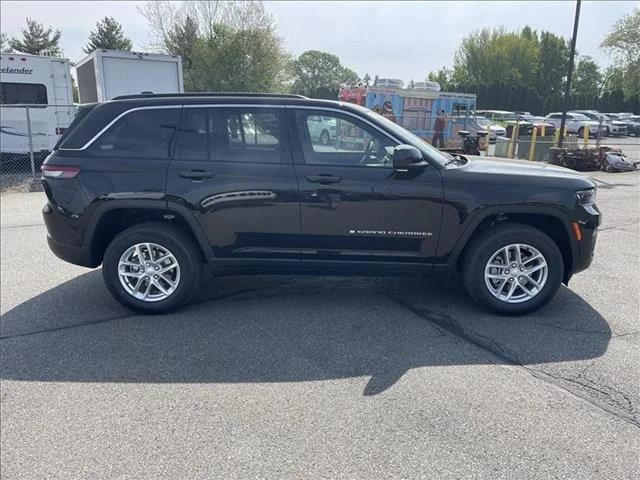 2024 Jeep Grand Cherokee GRAND CHEROKEE LAREDO X 4X4