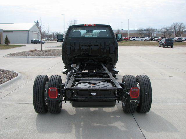 2024 Chevrolet Silverado 6500HD 1LT