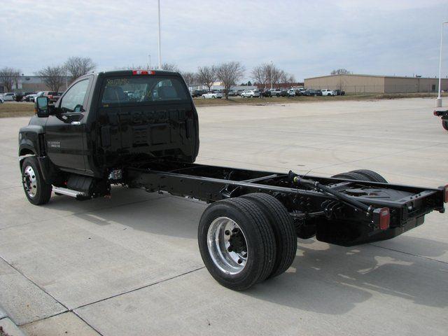 2024 Chevrolet Silverado 6500HD 1LT