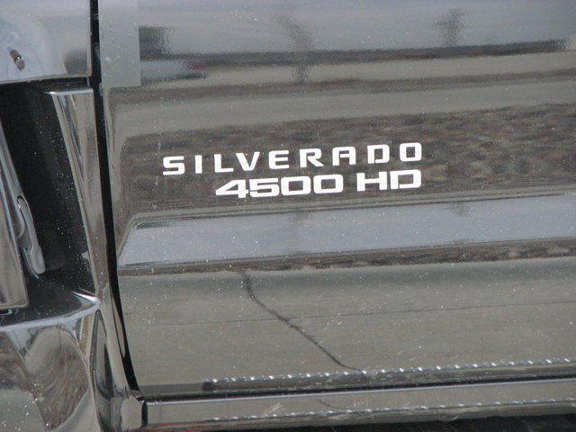 2024 Chevrolet Silverado 6500HD 1LT