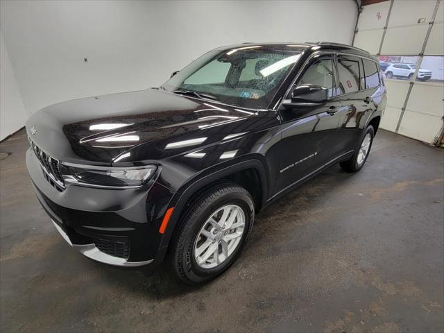 2022 Jeep Grand Cherokee L Laredo 4x4