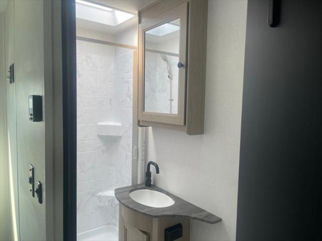 2024 Ford E-450 Cutaway Unknown