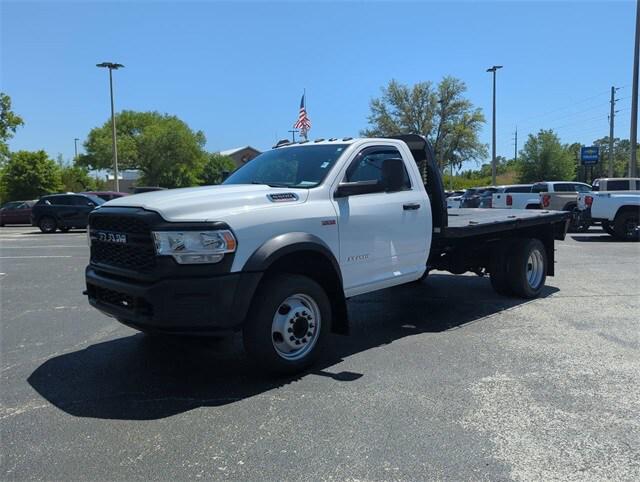 2022 RAM 5500 Chassis Tradesman/SLT