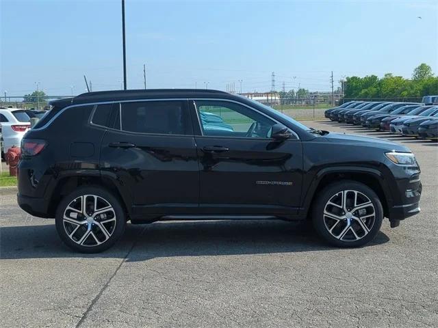 2024 Jeep Compass COMPASS LIMITED 4X4