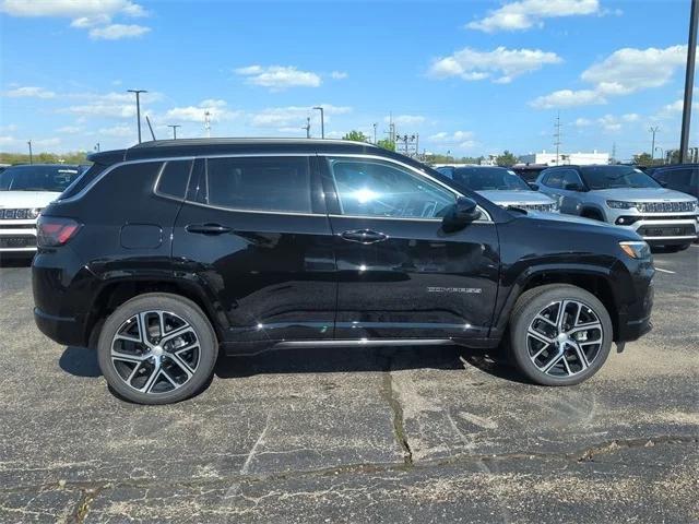 2024 Jeep Compass COMPASS LIMITED 4X4