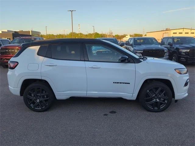 2024 Jeep Compass COMPASS LIMITED 4X4