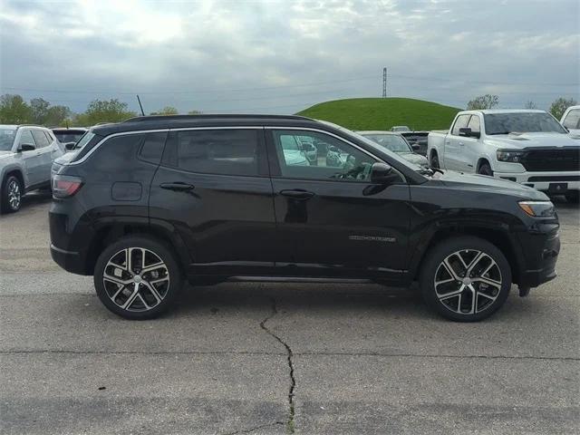 2024 Jeep Compass COMPASS LIMITED 4X4