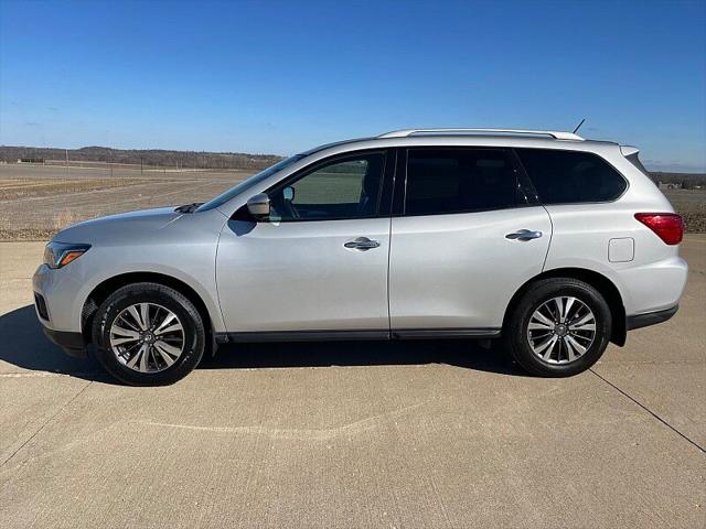 2017 Nissan Pathfinder SL