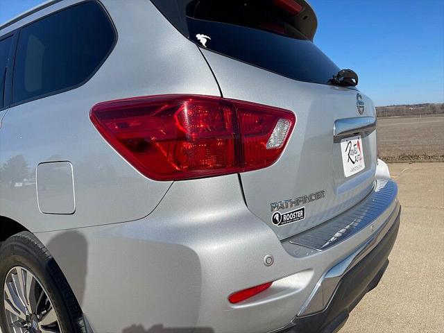 2017 Nissan Pathfinder SL