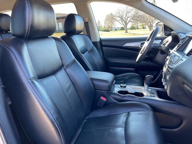 2017 Nissan Pathfinder SL