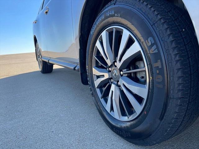 2017 Nissan Pathfinder SL