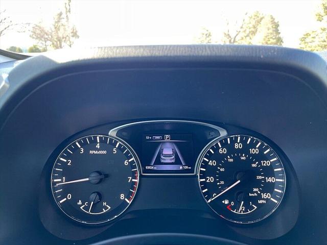 2017 Nissan Pathfinder SL