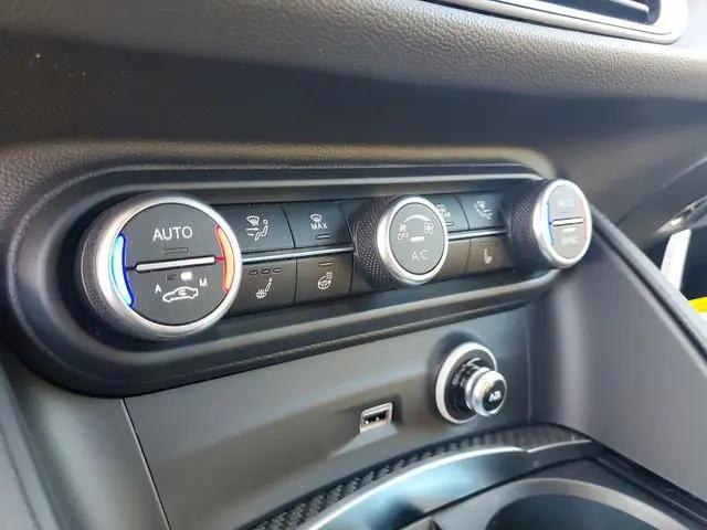 2024 Alfa Romeo Stelvio Quadrifoglio Carbon AWD