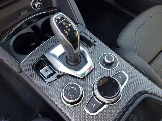2024 Alfa Romeo Stelvio Quadrifoglio Carbon AWD